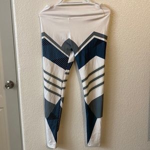 I am selling these workout pants size small